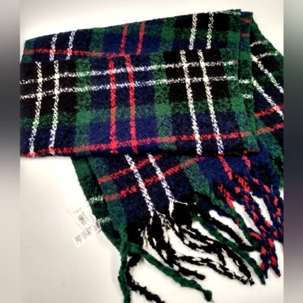 Old Navy Plaid Fringe Large Scarf Wrap Shawl Throw NWT Home Decor - Picture 10 of 10